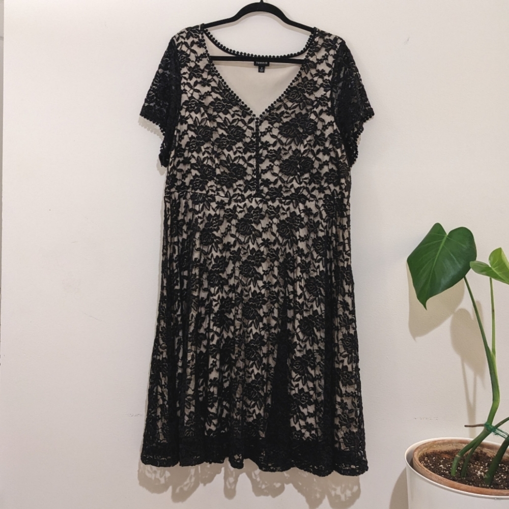 Torrid Black Lace Overlay Evening Dress Size 2